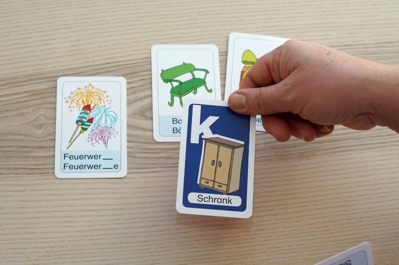 Karten zum Buchstabieren und Schreiben lernen - Lerntherapie-Praxis Spatz in Ulm - Für Kinder und Jugendliche mit Lernschwierigkeiten oder Lernstörungen - Lesen, Schreiben, Rechnen lernen
